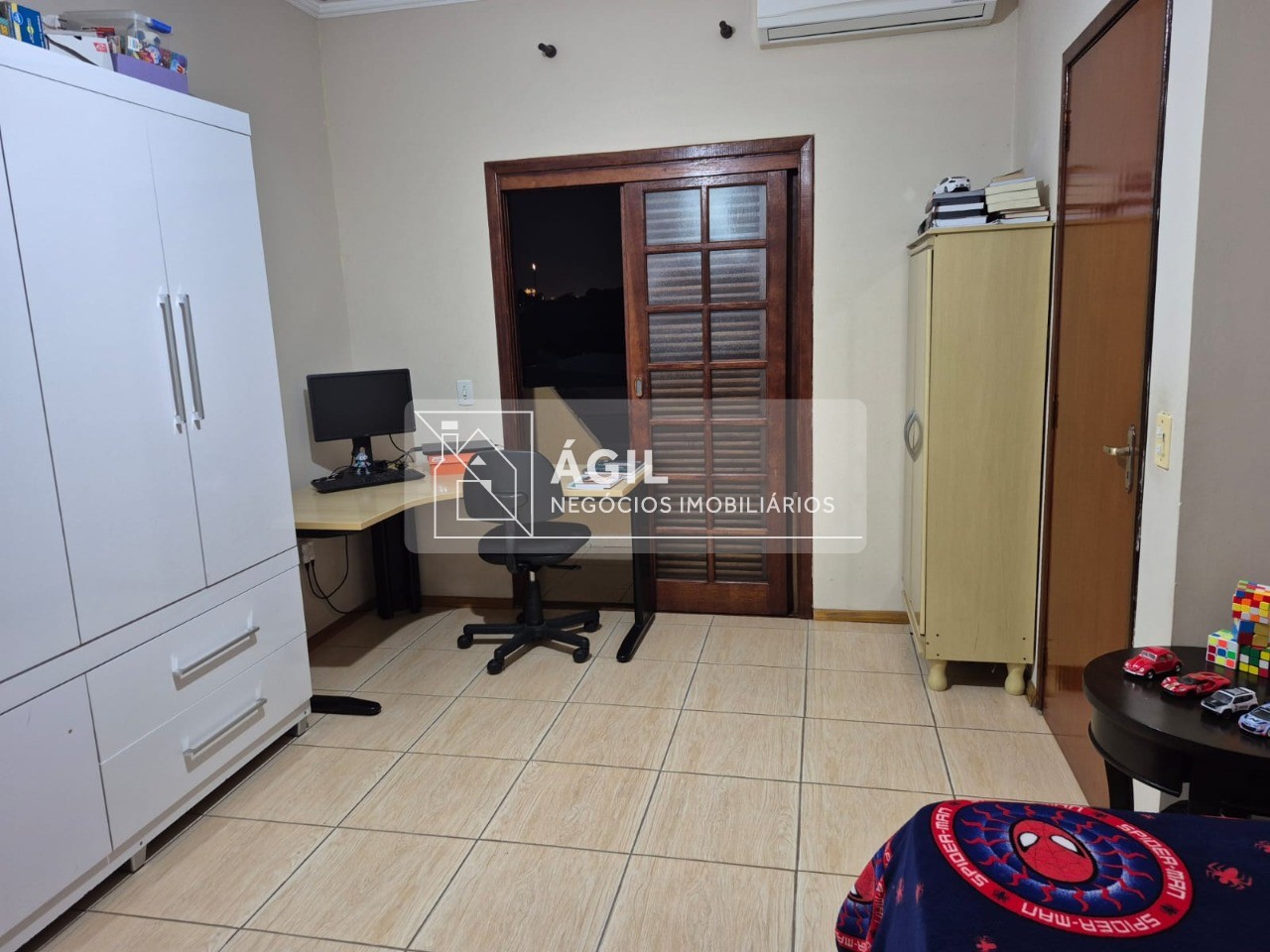 Vendo-casa - jardim uirá - 150,00m² - 3 dormitórios- 3 suite