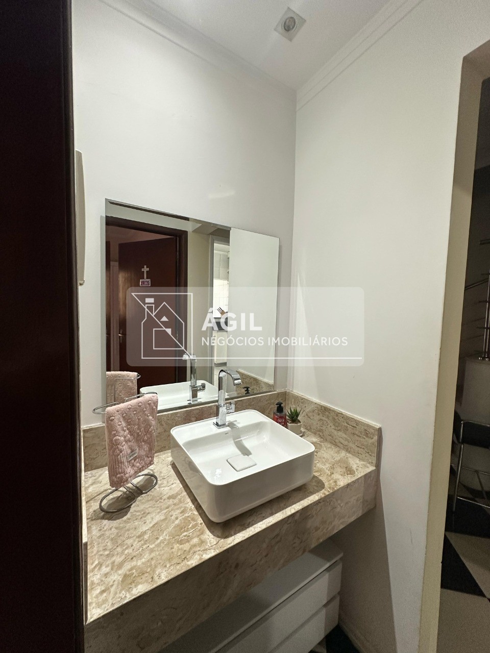 Vendo-casa - jardim uirá - 150,00m² - 3 dormitórios- 3 suite