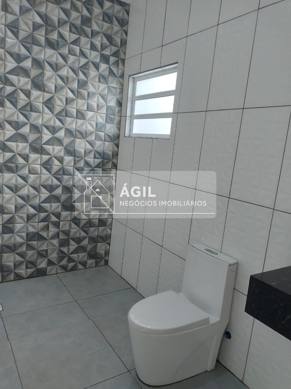 Casa térrea a venda no SetVille - São José dos Campos SP Área construída: 78m² Terreno: 175m² 3 dormitórios, sendo 1 suíte Banheiro social Banheiros