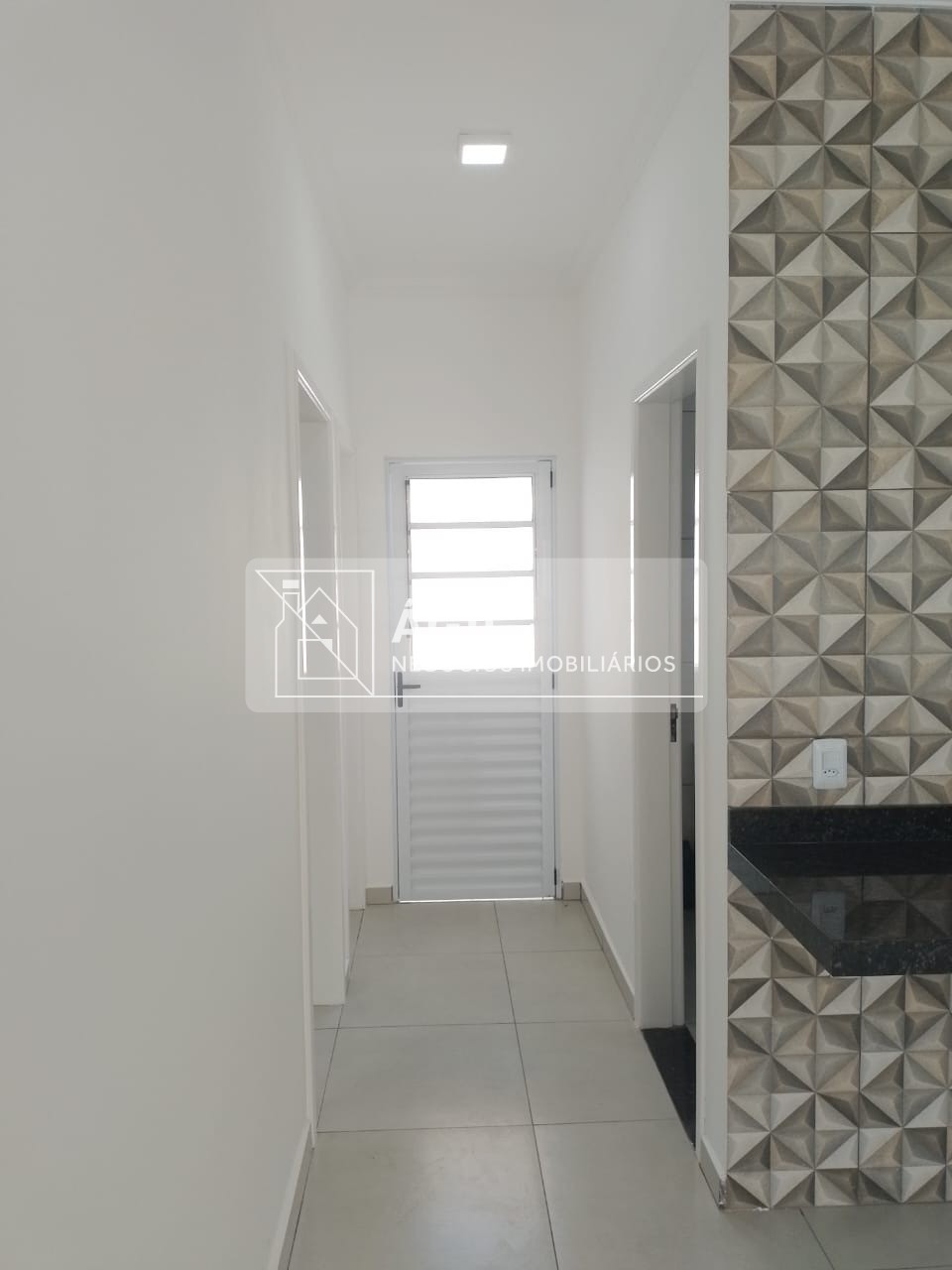 Casa térrea a venda no SetVille - São José dos Campos SP Área construída: 78m² Terreno: 175m² 3 dormitórios, sendo 1 suíte Banheiro social Banheiros