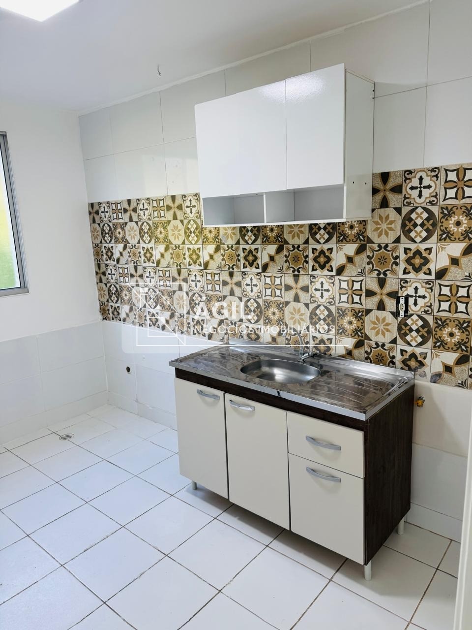 ALUGA-SE Apartamento 01 dormitório - de 38m², localizada no bairro Jardim Califórnia - JACAREÍ
