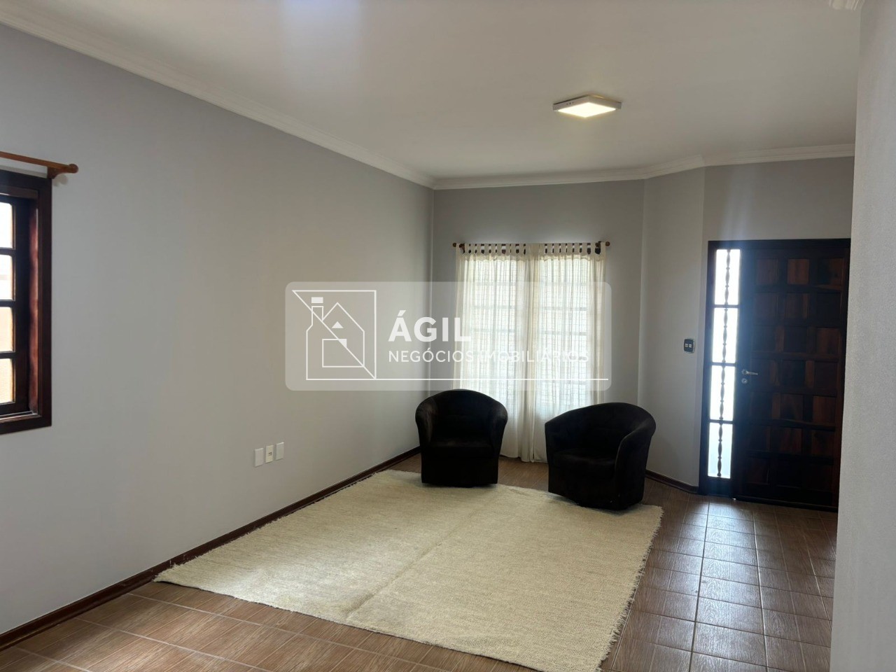 Aluga-se Casa Térrea no Condomínio Eldorado no Urbanova - São José dos Campos