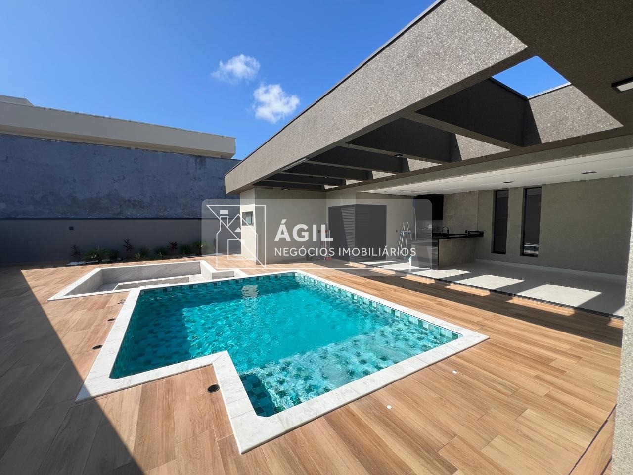 Venda - casa em condominio - sobrado - 03 quartos, suites, c