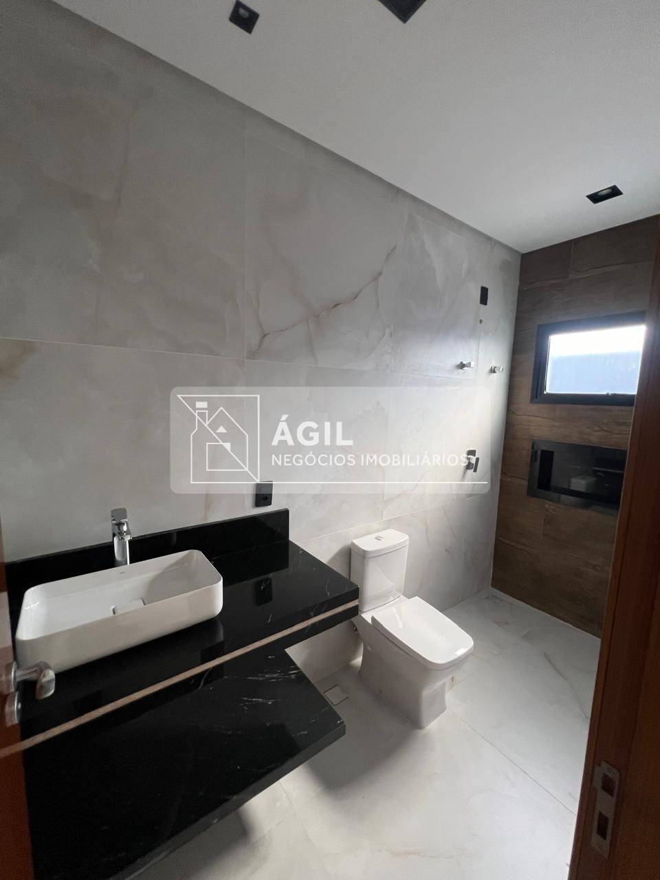 Venda - casa em condominio - sobrado - 03 quartos, suites, c