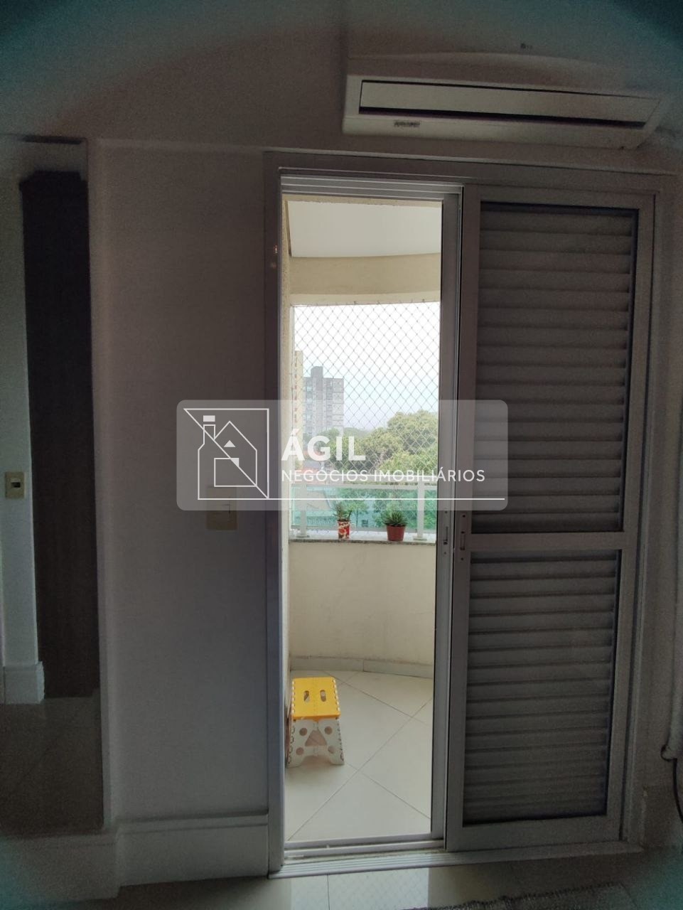 Venda - Apartamento - 95m² - 03 quartos, suite - Edificio Nova América, próximo ao shopping oriente