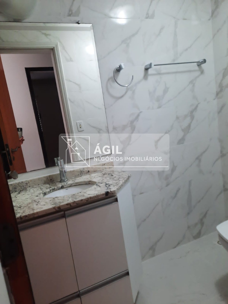 Aluga-se - apartamento - 02 quartos, suite - edifício pontal