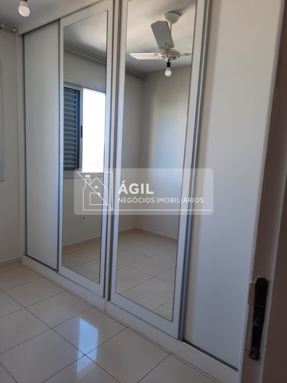 Aluga-se - Apartamento - 02 quartos, suite - Edifício Pontal de Abrolhos - Floradas de São José, São José dos Campos - SP
