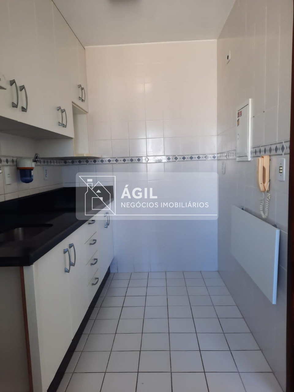 Aluga-se - apartamento - 02 quartos, suite - edifício pontal