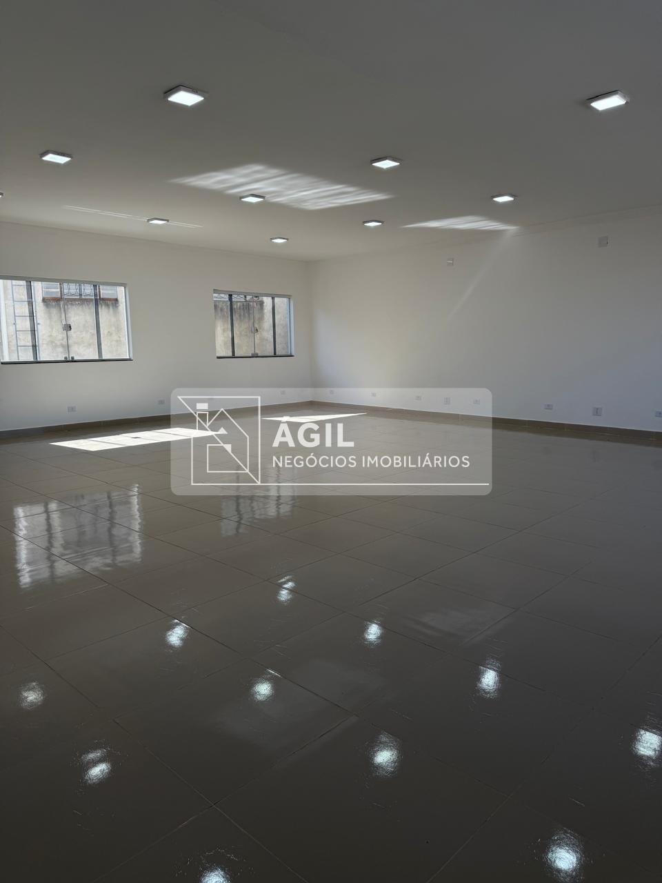 Aluga se - sala - ponto comercial - 105m² - campos de são jo