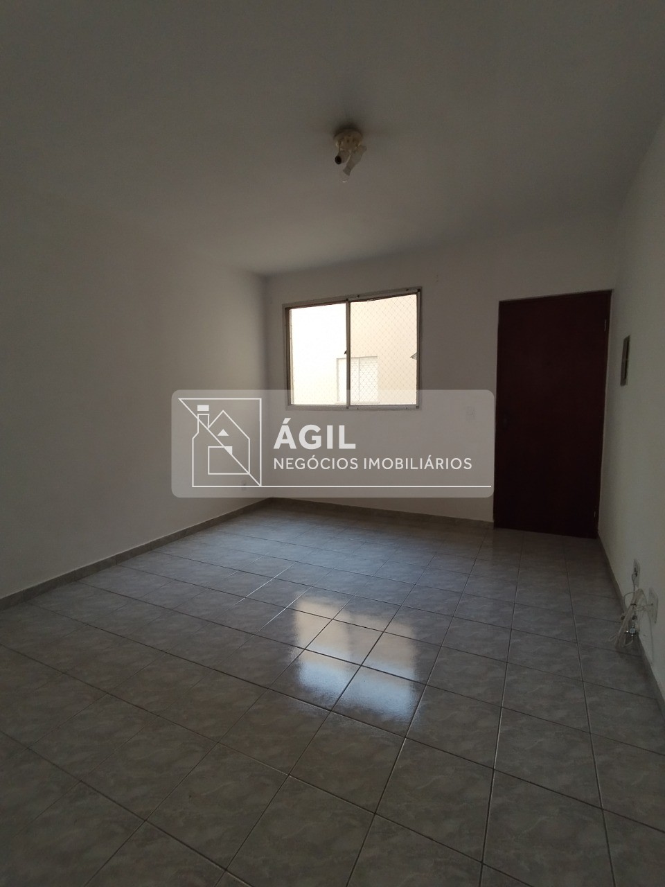 Vende-se apartamento com 02 dormitórios de 58m² no jardim ca