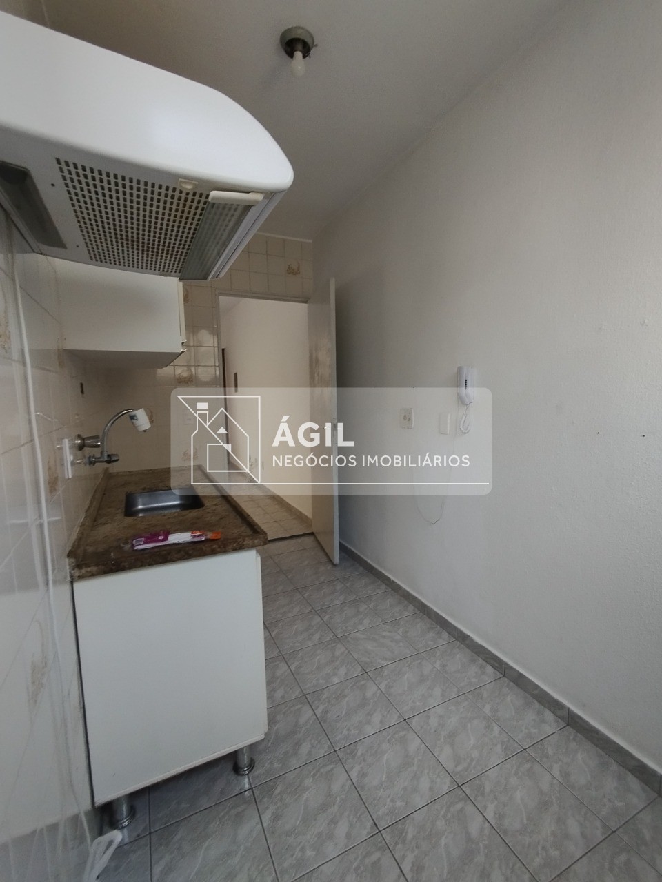 Vende-se apartamento com 02 dormitórios de 58m² no jardim ca