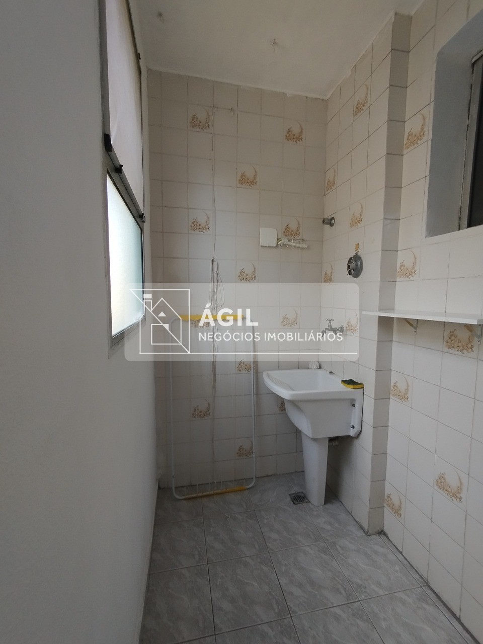 Vende-se apartamento com 02 dormitórios de 58m² no jardim ca