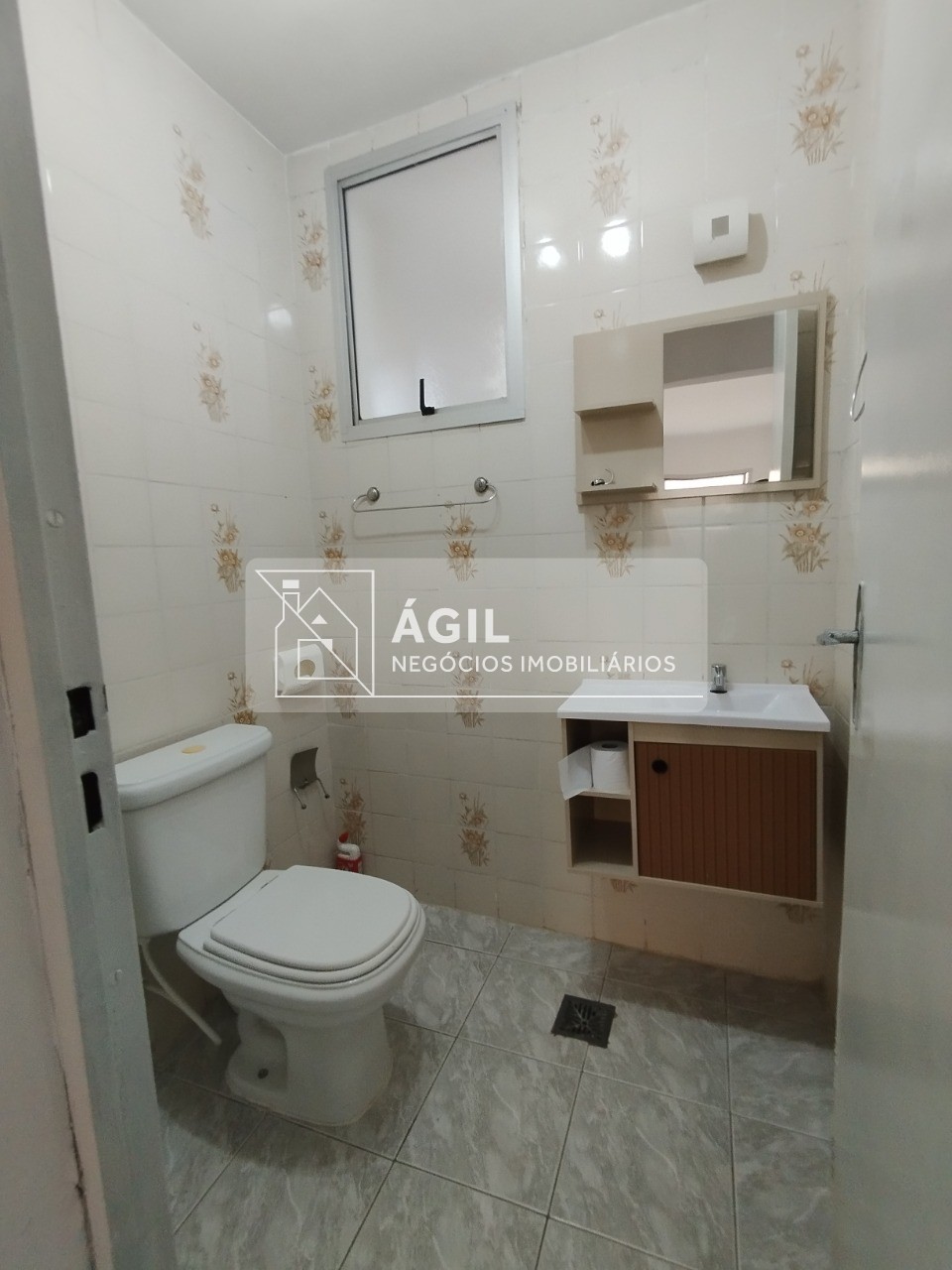 Vende-se apartamento com 02 dormitórios de 58m² no jardim ca