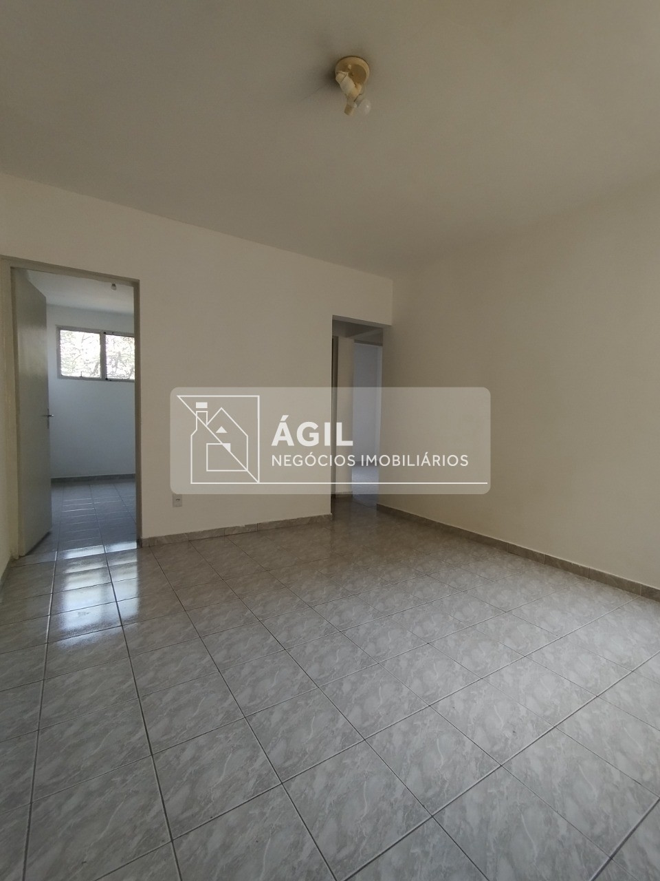Vende-se apartamento com 02 dormitórios de 58m² no jardim ca