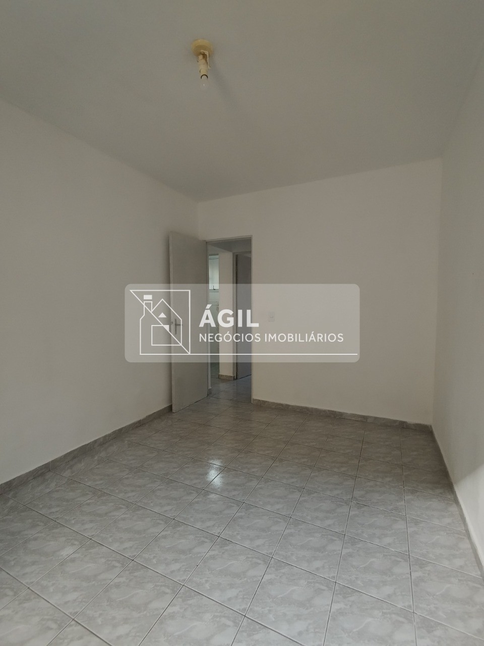 Vende-se apartamento com 02 dormitórios de 58m² no jardim ca