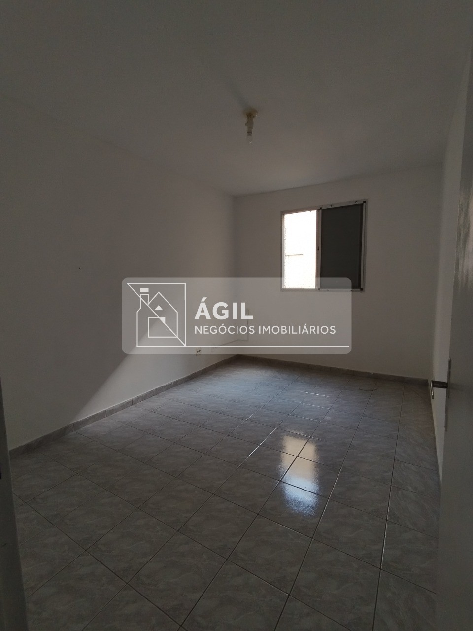 Vende-se apartamento com 02 dormitórios de 58m² no jardim ca