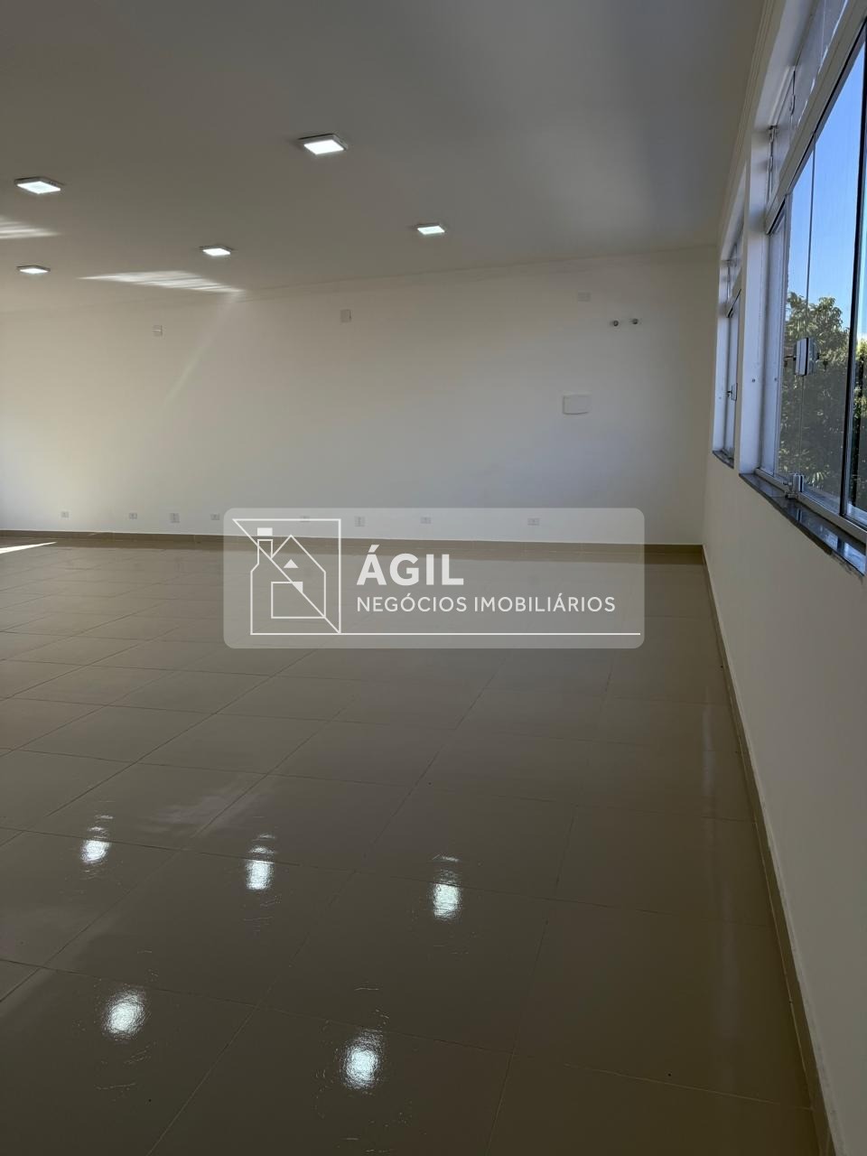 Aluga se - sala - ponto comercial - 105m² - campos de são jo
