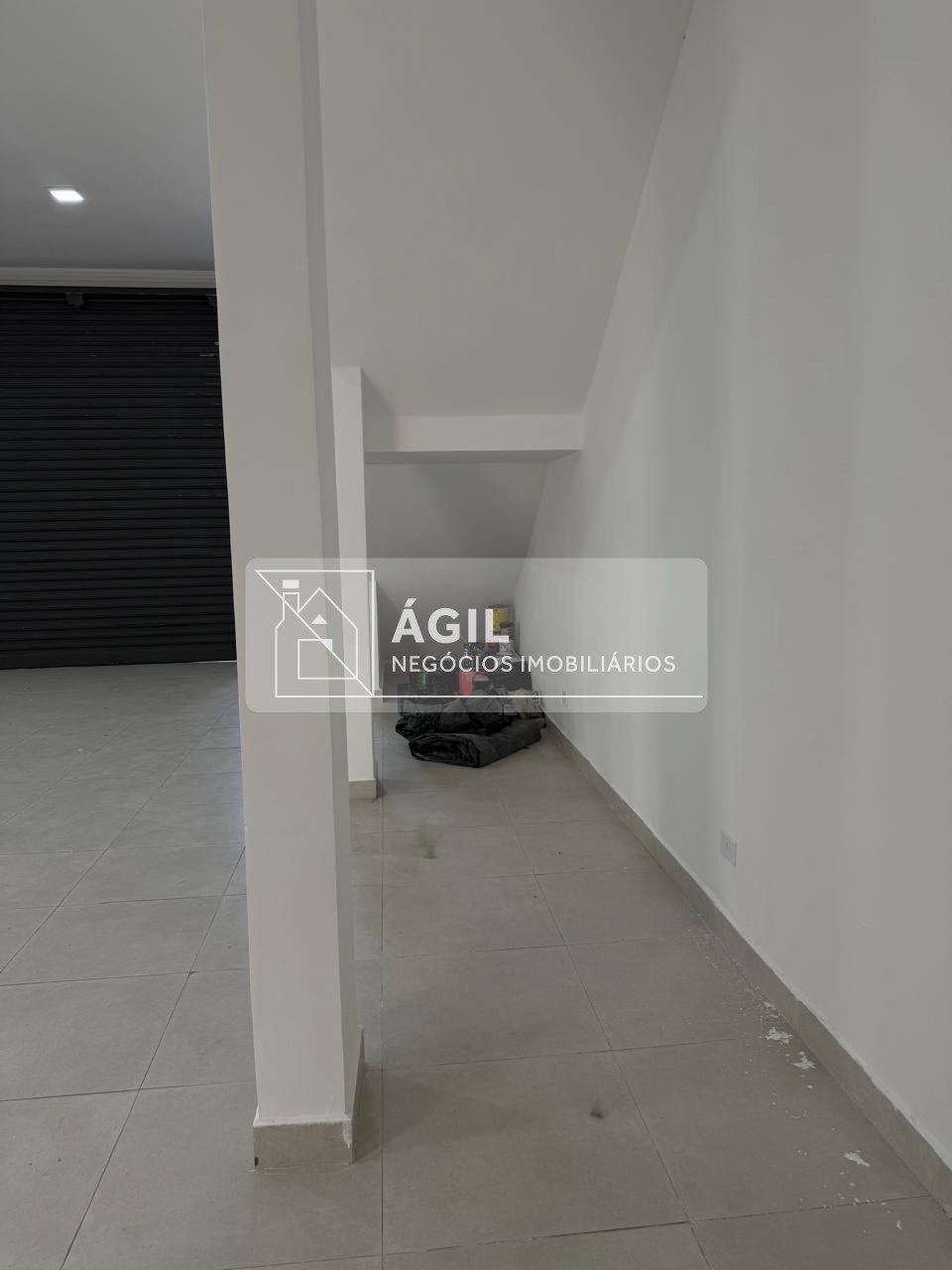 Aluga se - galpão- comercial - 105m² - campos de são jose - 