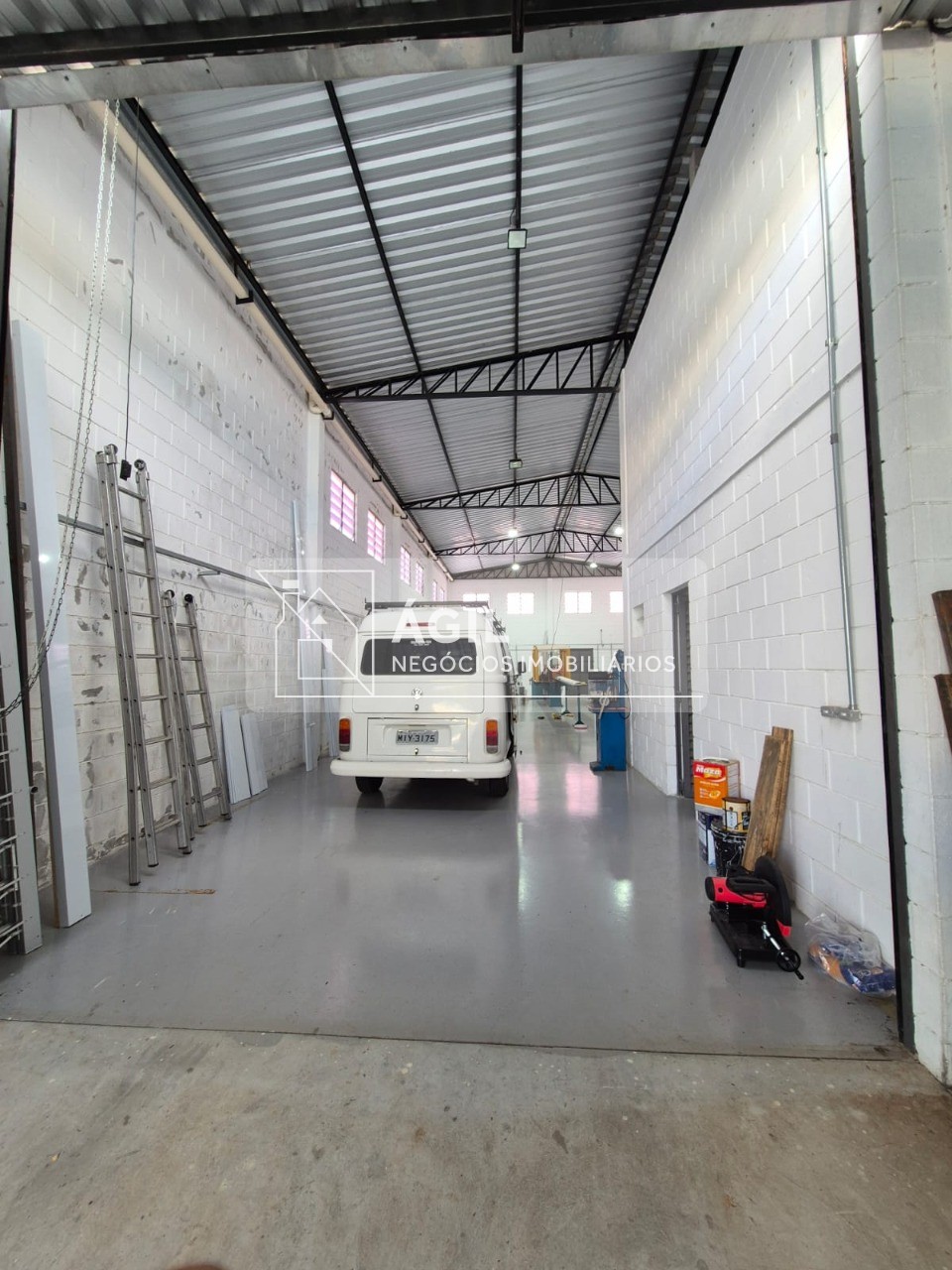 Aluga-se - galpão - comercial - 285m² - jardim aeroporto, pr