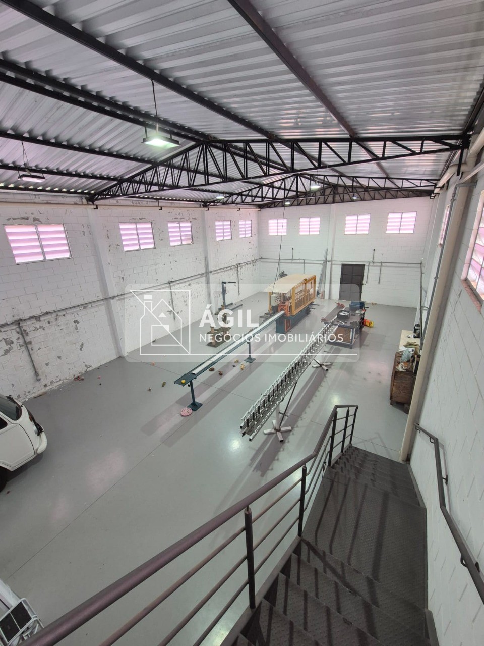 Aluga-se - galpão - comercial - 285m² - jardim aeroporto, pr