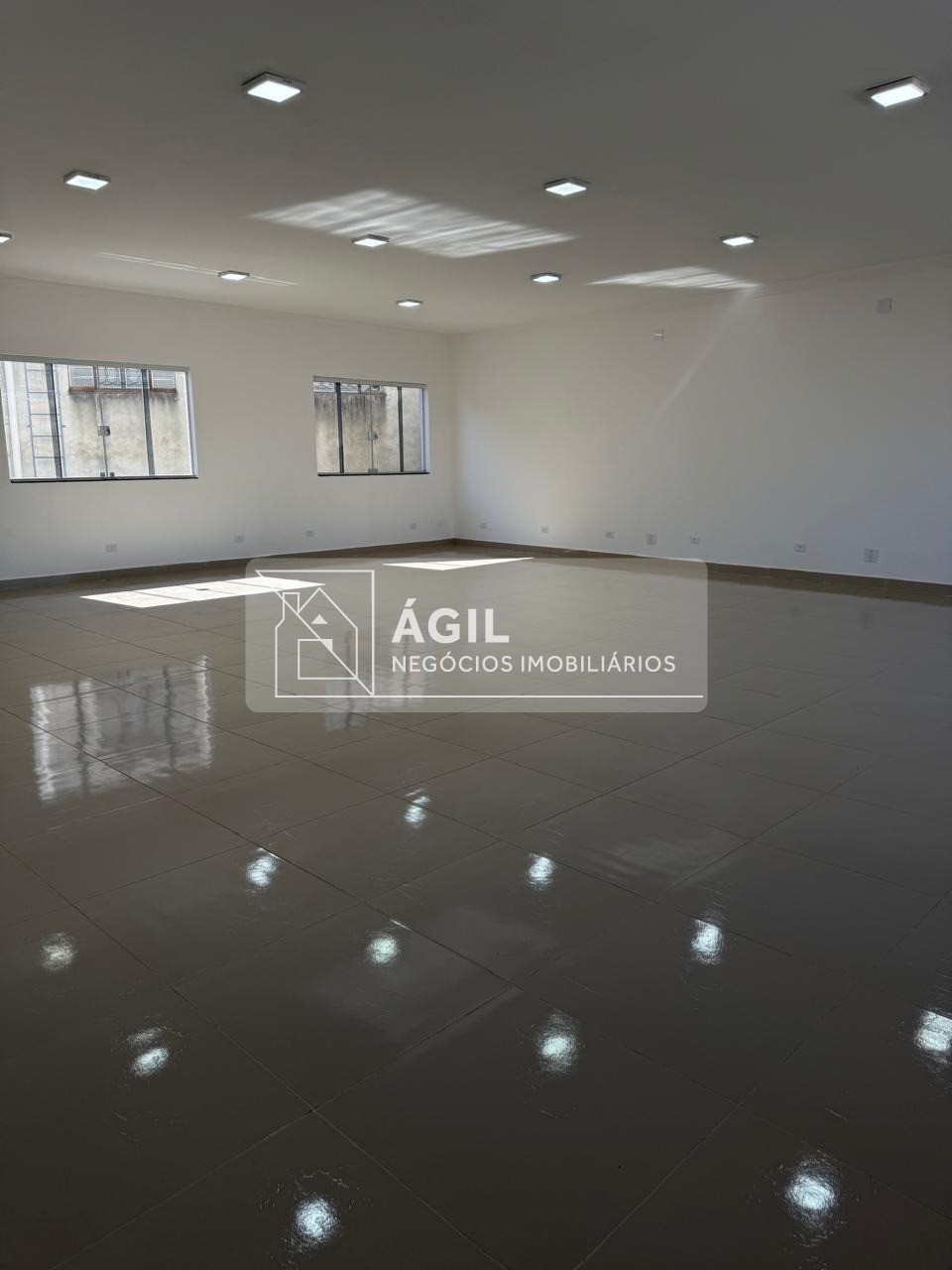 Aluga se - sala - ponto comercial - 105m² - campos de são jo