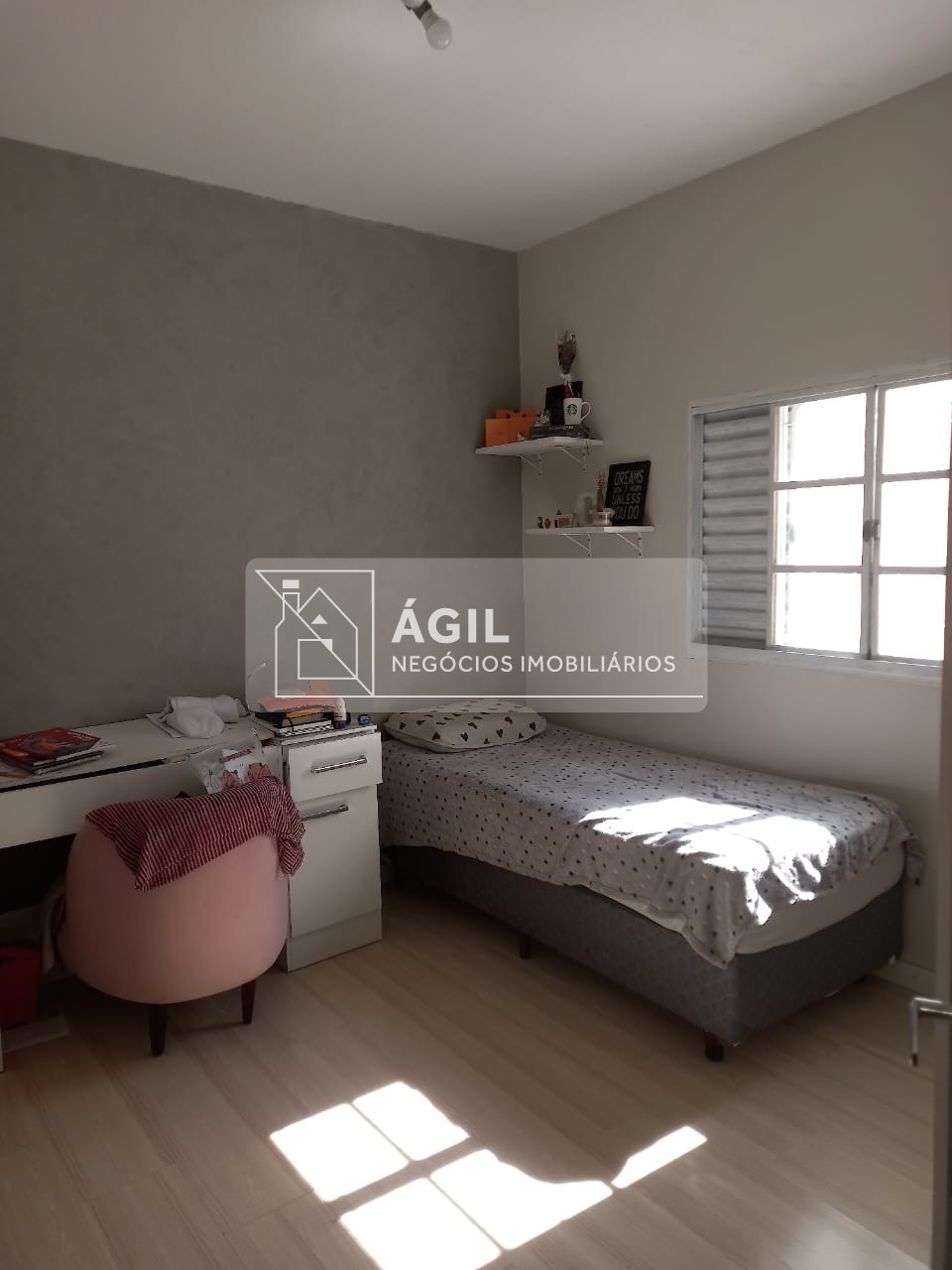 Vendo sobrado com 5 dormitórios, 236 m² por R$ 945.000,00 - 