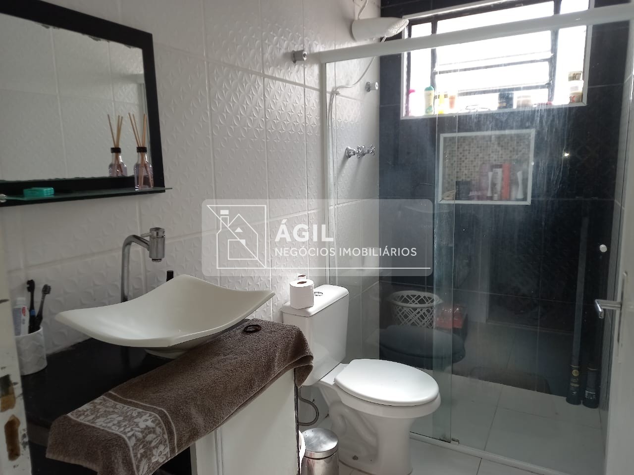 Vendo sobrado com 5 dormitórios, 236 m² por R$ 945.000,00 - 