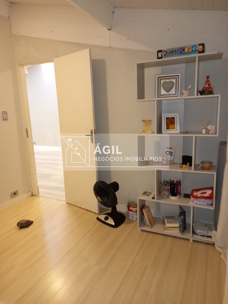 Vendo Sobrado com 5 dormitórios, 236 m² por R$ 945.000,00 - Jardim América - São José dos Campos/SP