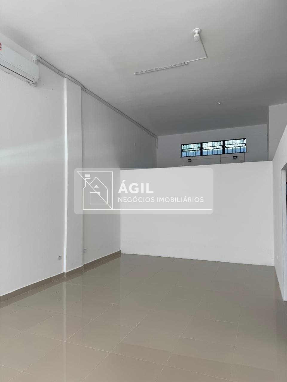 Aluga-se - Ponto Comercial - 100m² - Villa Branca - Jacareí