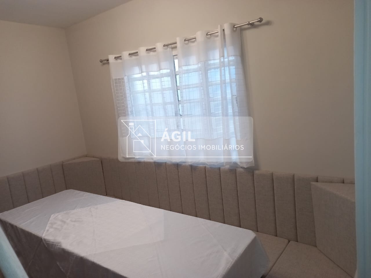 Vendo sobrado com 5 dormitórios, 236 m² por R$ 945.000,00 - 