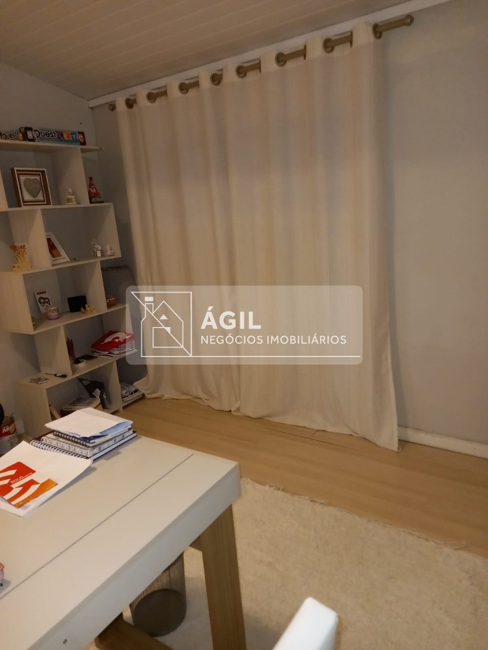 Vendo Sobrado com 5 dormitórios, 236 m² por R$ 945.000,00 - Jardim América - São José dos Campos/SP