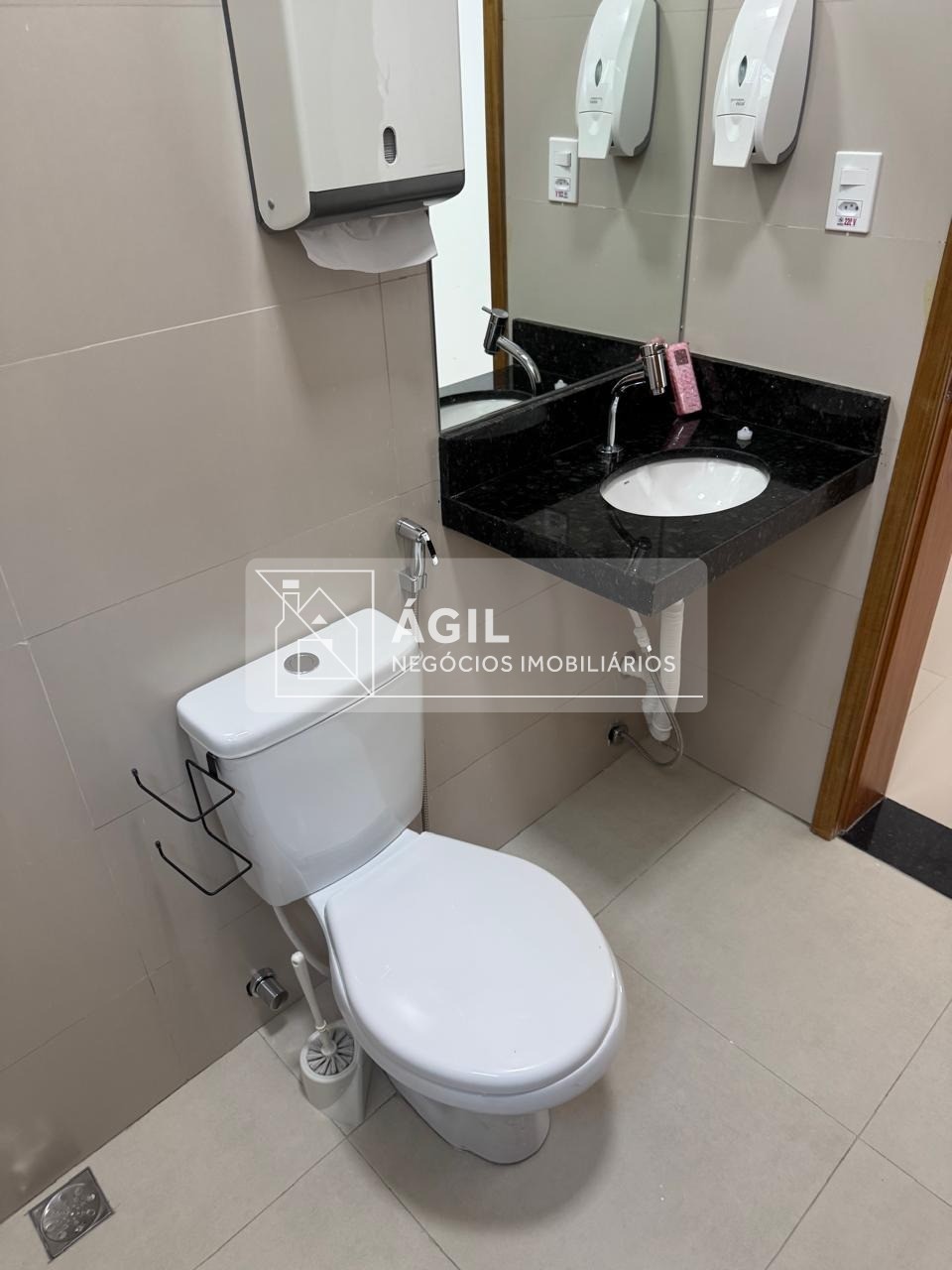 Aluga-se - Ponto Comercial - 100m² - Villa Branca - Jacareí