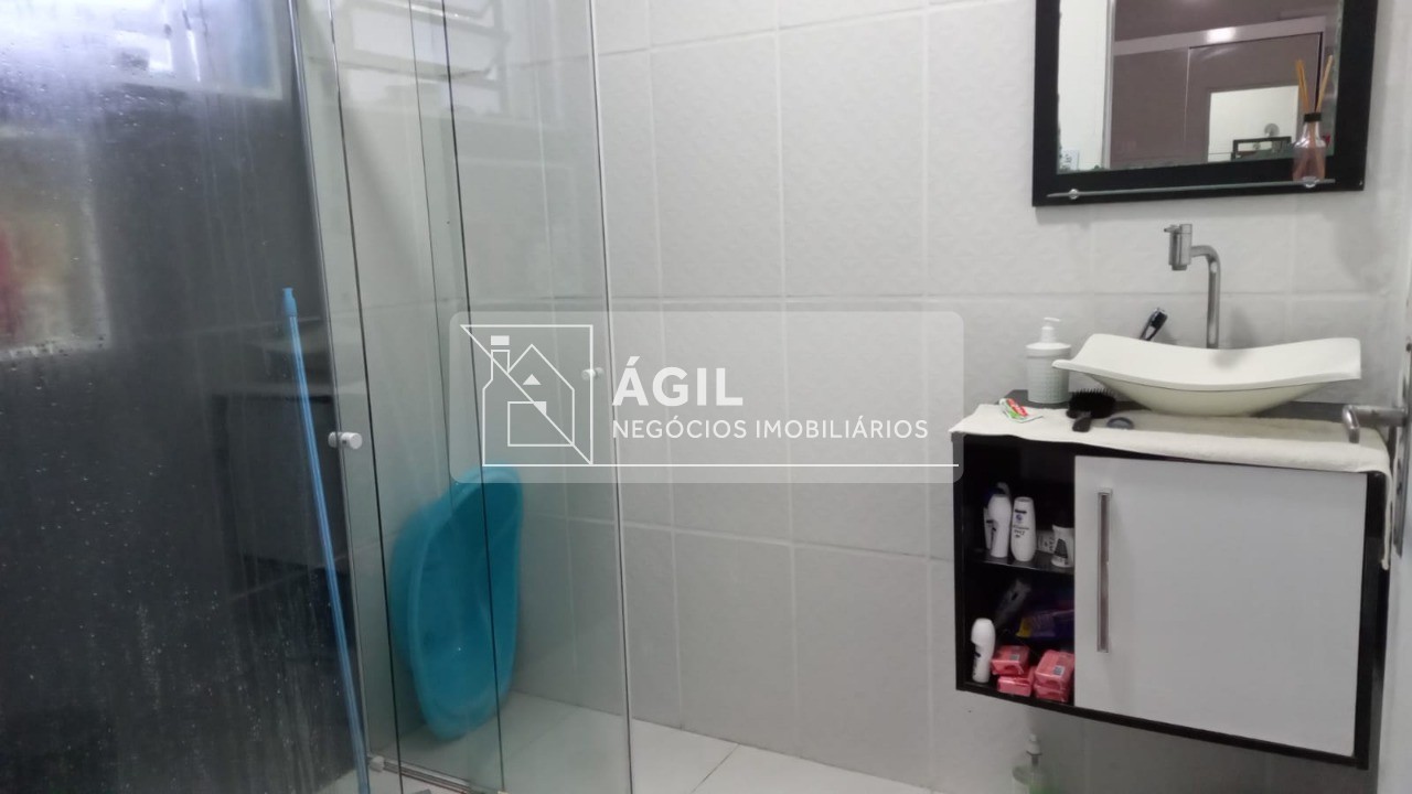 Vendo sobrado com 5 dormitórios, 236 m² por R$ 945.000,00 - 