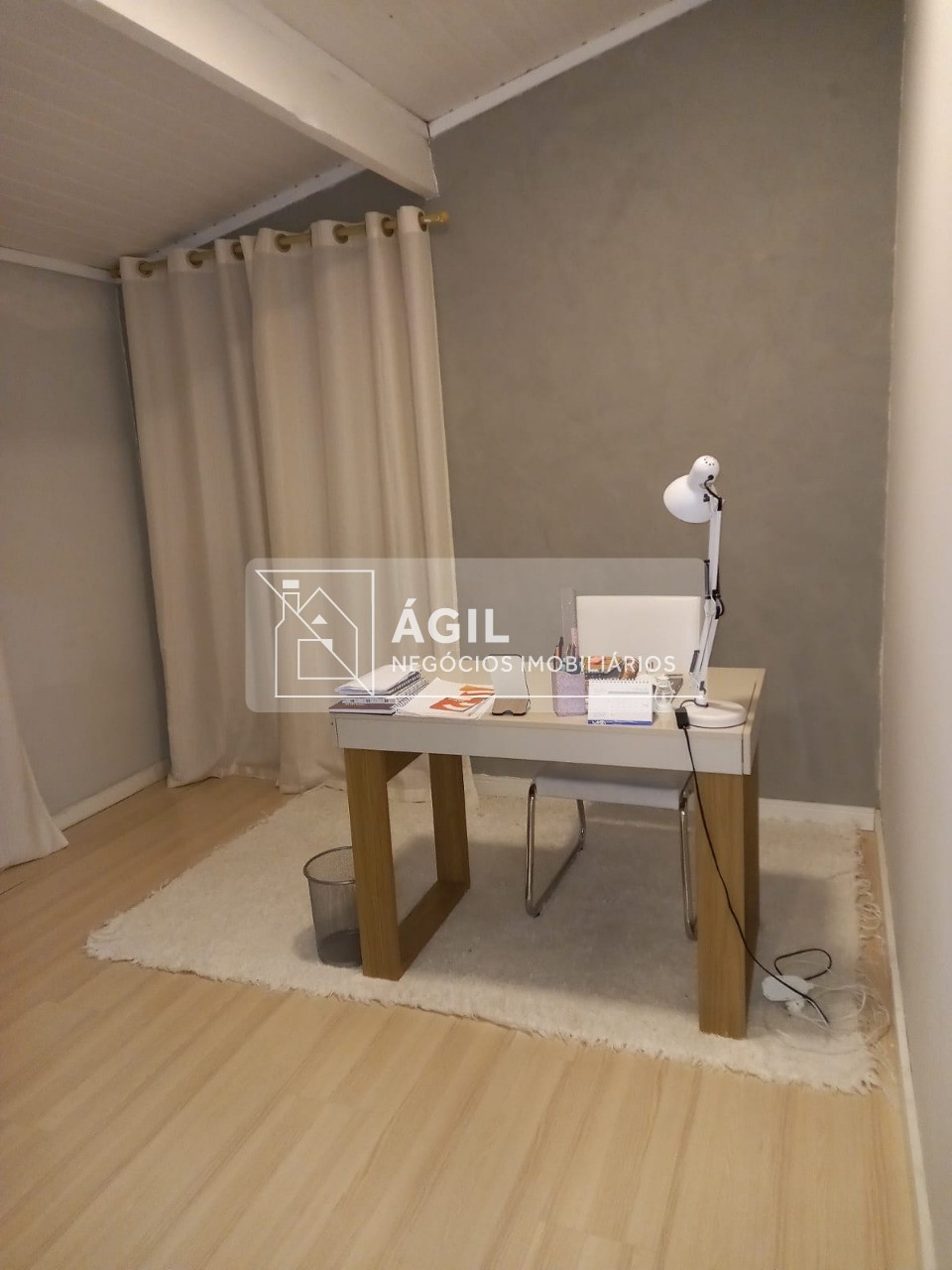 Vendo Sobrado com 5 dormitórios, 236 m² por R$ 945.000,00 - Jardim América - São José dos Campos/SP