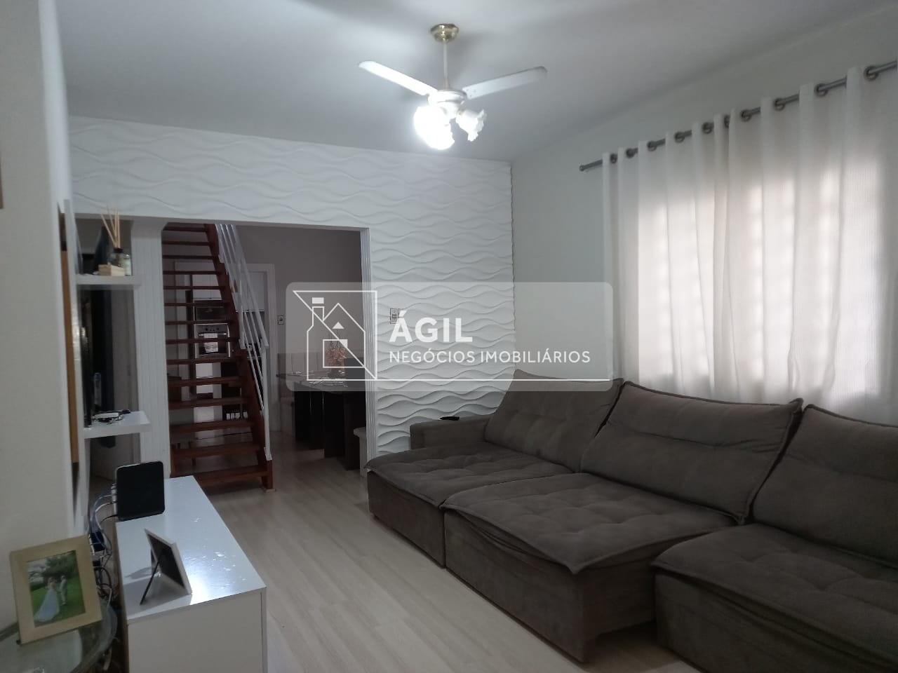 Vendo sobrado com 5 dormitórios, 236 m² por R$ 945.000,00 - 