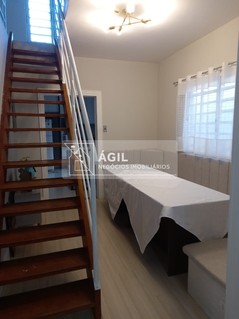 Vendo sobrado com 5 dormitórios, 236 m² por R$ 945.000,00 - 