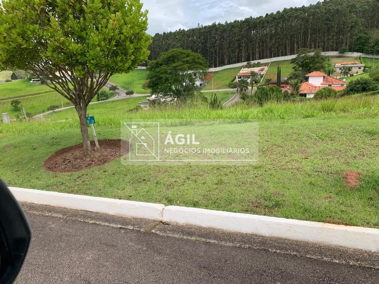Vendo terreno no condominio village paraibuna 1019 m2