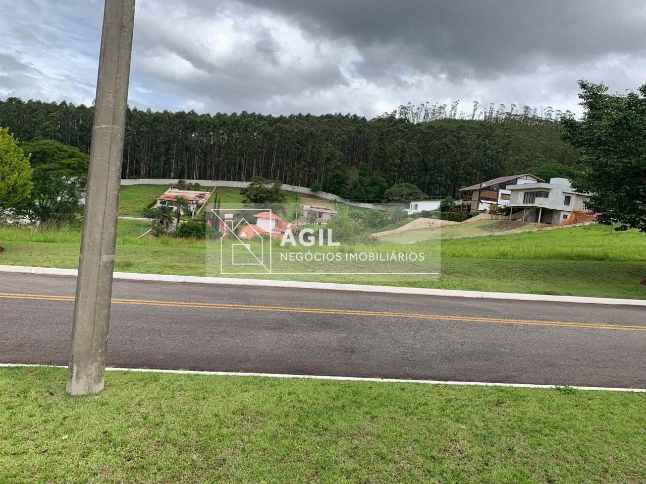 Vendo terreno no condominio village paraibuna 1019 m2