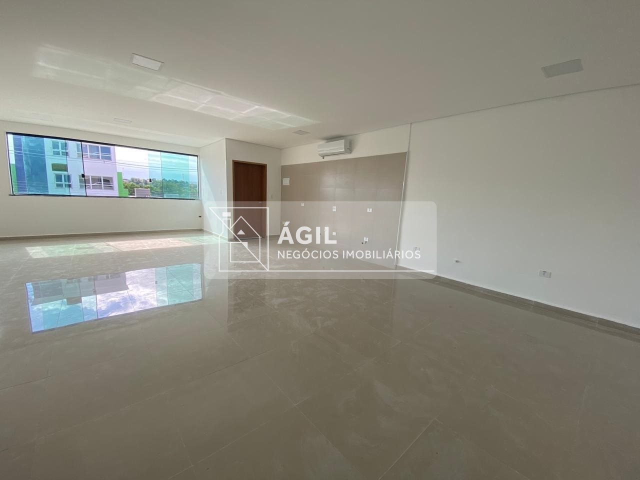 Alugo Sala Comercial 65 m2 - Villa Branca - Jacareí