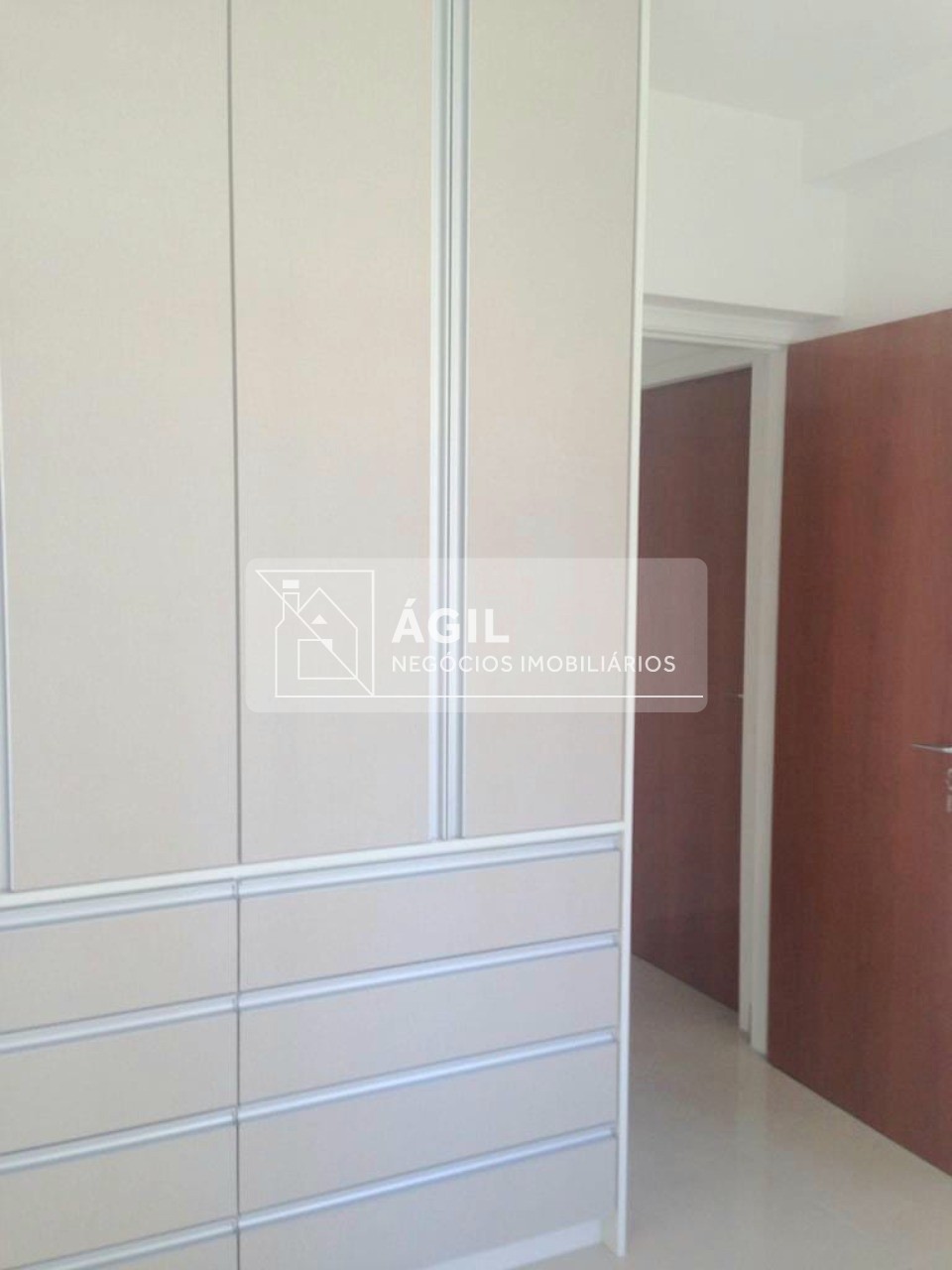 Excelente apartamento de 2 quartos para locação no condomíni