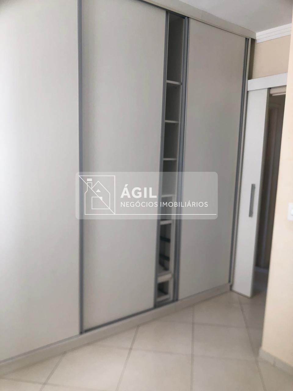 APARTAMENTO PARA LOCAÇÃO NO CITTA DI ROMA, JARDIM AUGUSTA - SÃO JOSÉ DOS CAMPOS - SP - Área útil: 62m² - 3 dormitórios (sendo 1 suíte) - 2 Banheiros