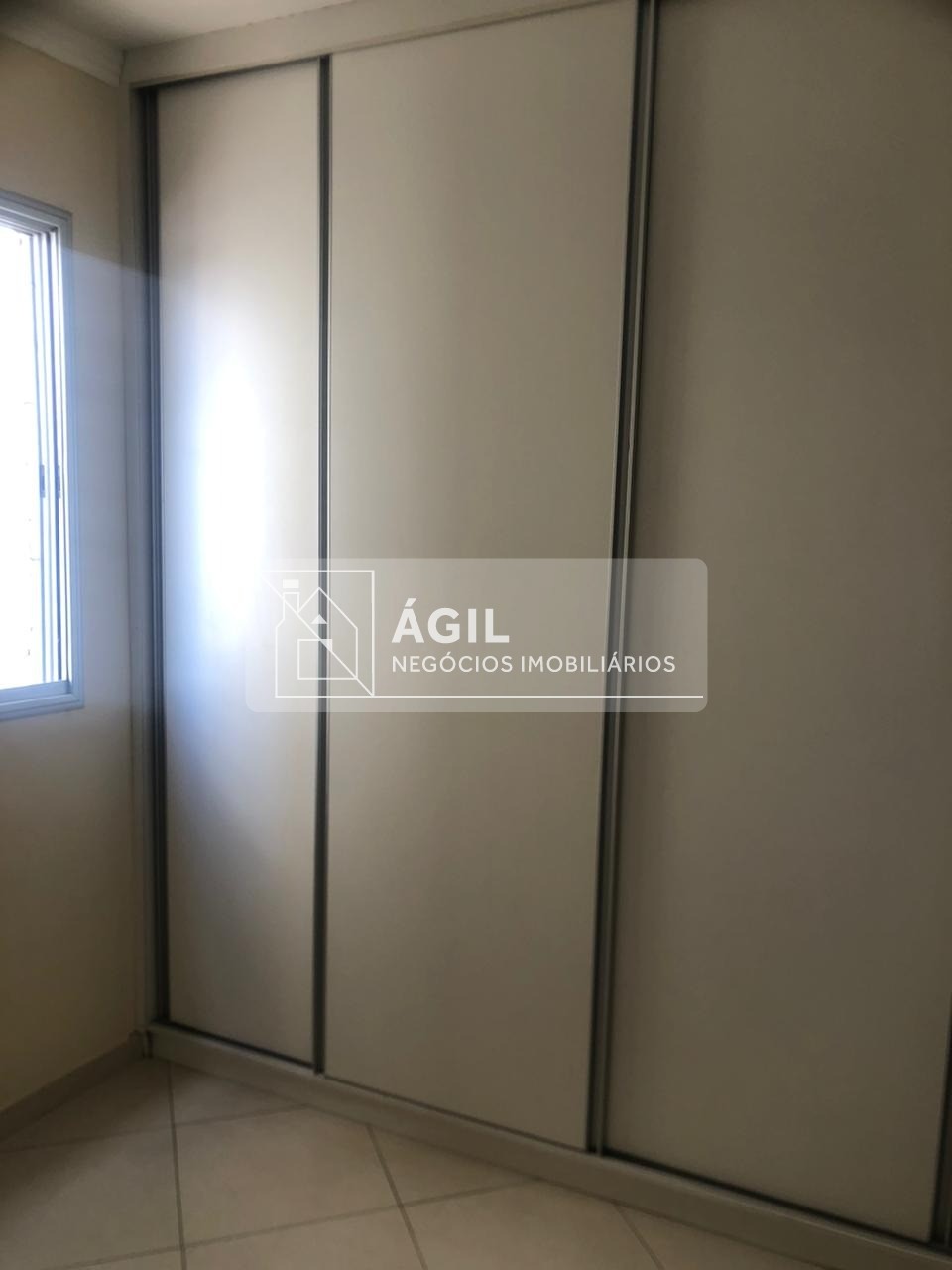 APARTAMENTO PARA LOCAÇÃO NO CITTA DI ROMA, JARDIM AUGUSTA - SÃO JOSÉ DOS CAMPOS - SP - Área útil: 62m² - 3 dormitórios (sendo 1 suíte) - 2 Banheiros