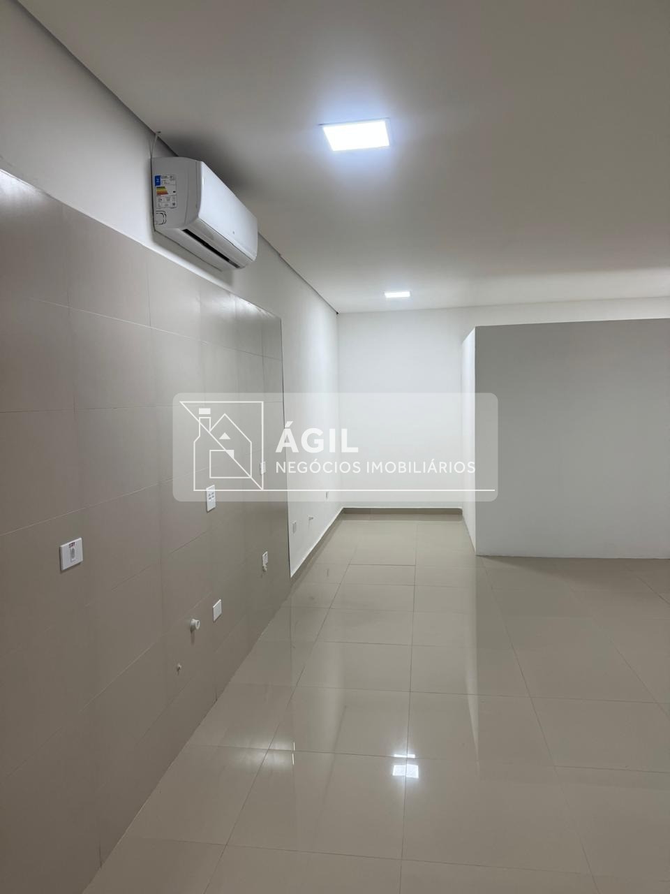 Alugo Sala Comercial 65 m2 - Villa Branca - Jacareí