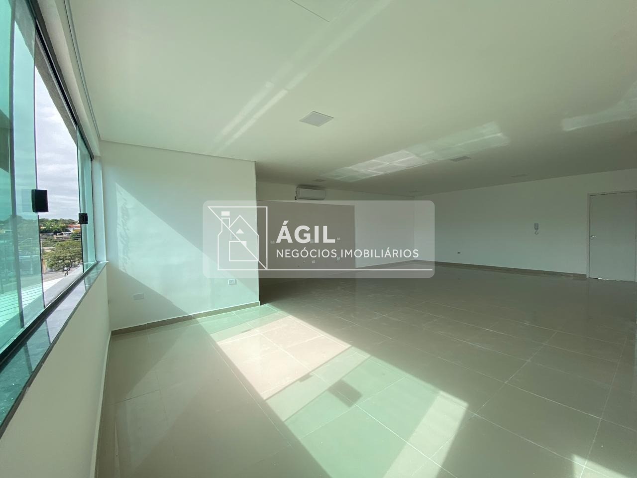 Alugo Sala Comercial 65 m2 - Villa Branca - Jacareí