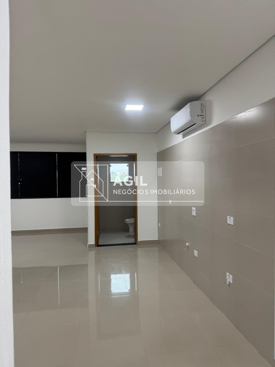 Alugo Sala Comercial 65 m2 - Villa Branca - Jacareí