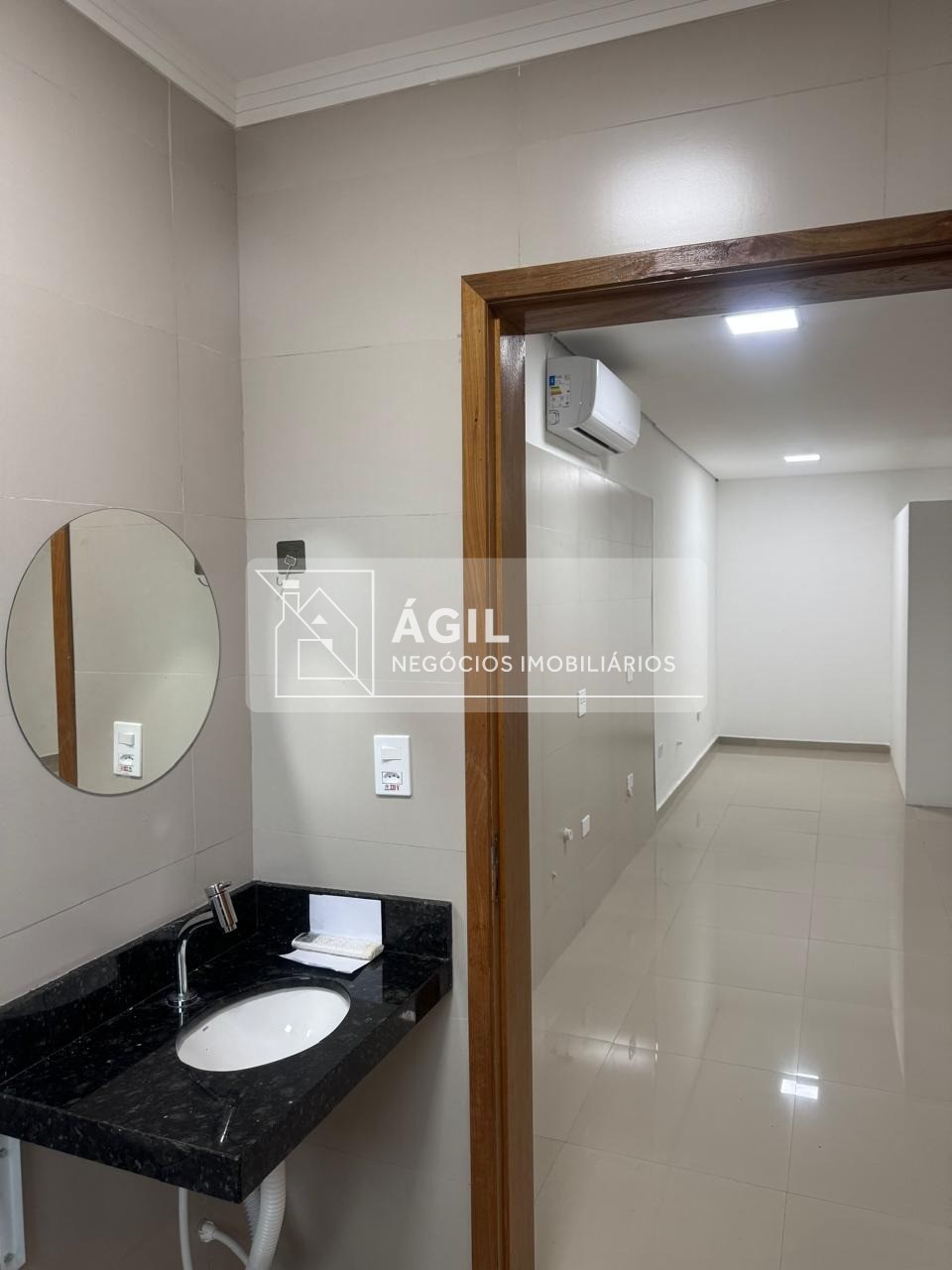 Alugo Sala Comercial 65 m2 - Villa Branca - Jacareí