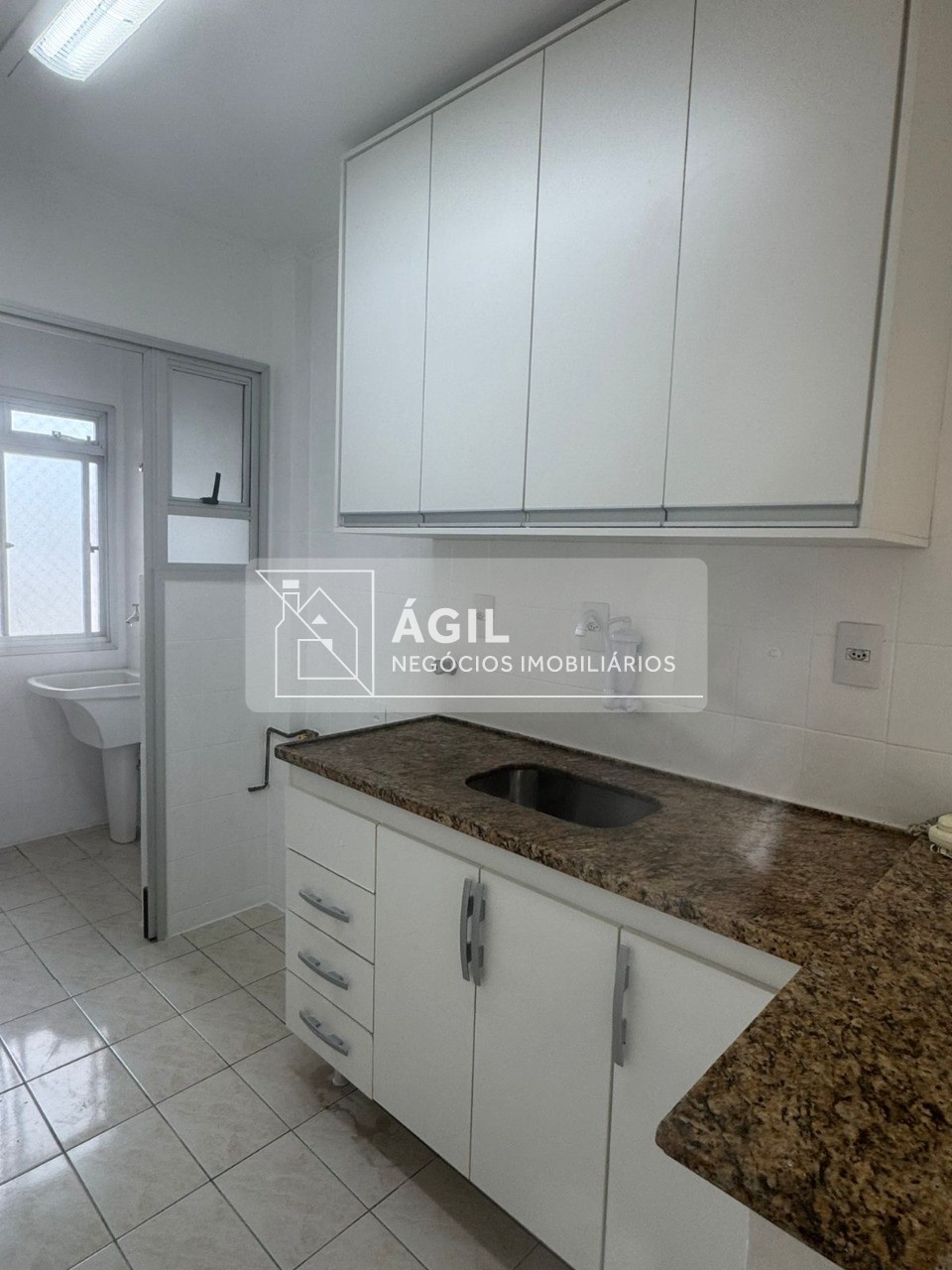 Aluga-se Apartamento no Edifício Inconfidência - Jardim São Dimas, São José dos Campos - 3 Quartos, 70m², Ótima Localização!
