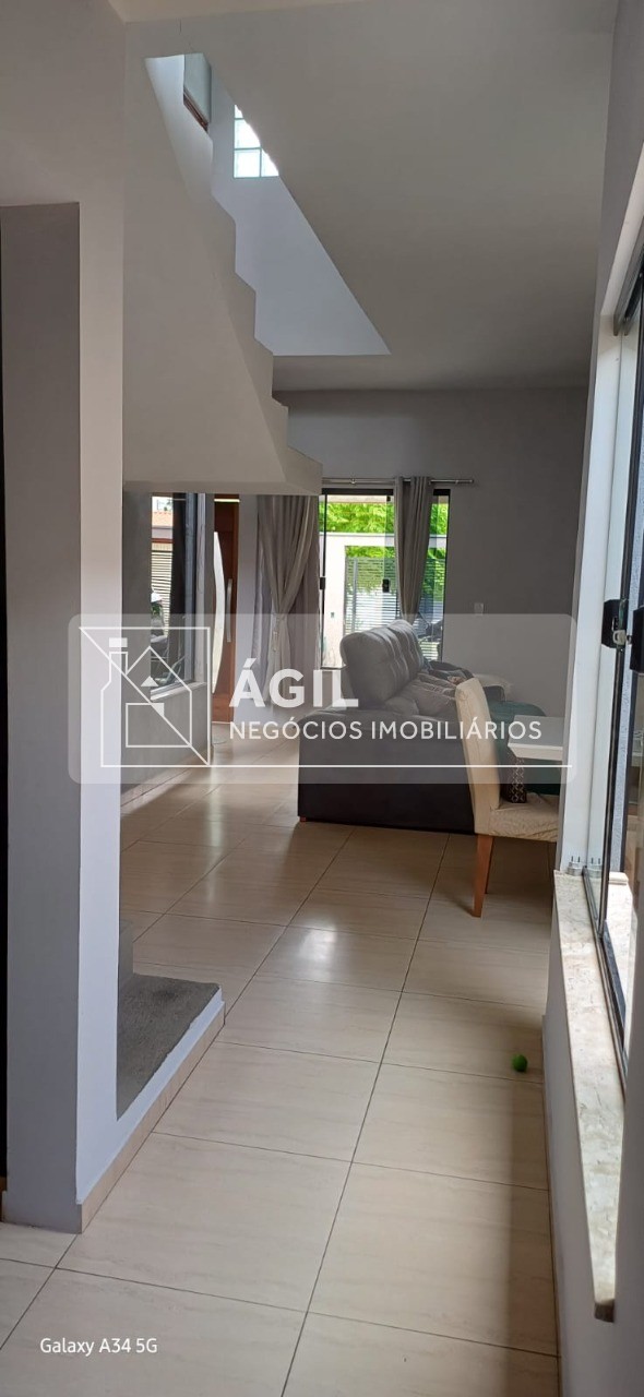 Casa Sobrado Vista Alegre - Taubaté-SP 3 Quartos, 1 Suíte, 3 Banheiros, 3 Vagas Área 110m² ÁGIL NEGÓCIOS IMOBILIÁRIOS