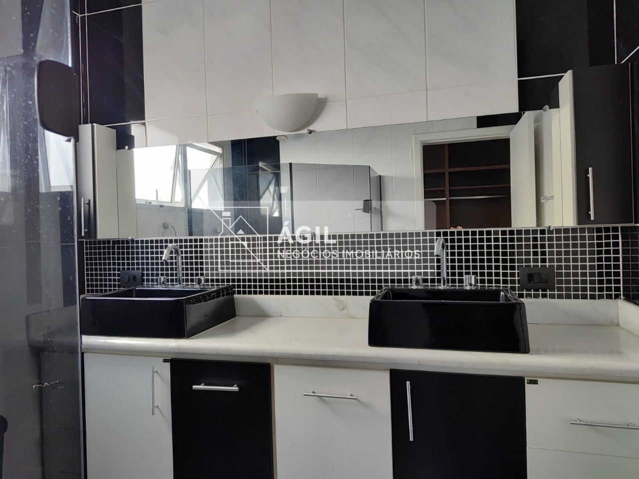 Aluga-se casa em condomínio - villa branca - condomínio quin