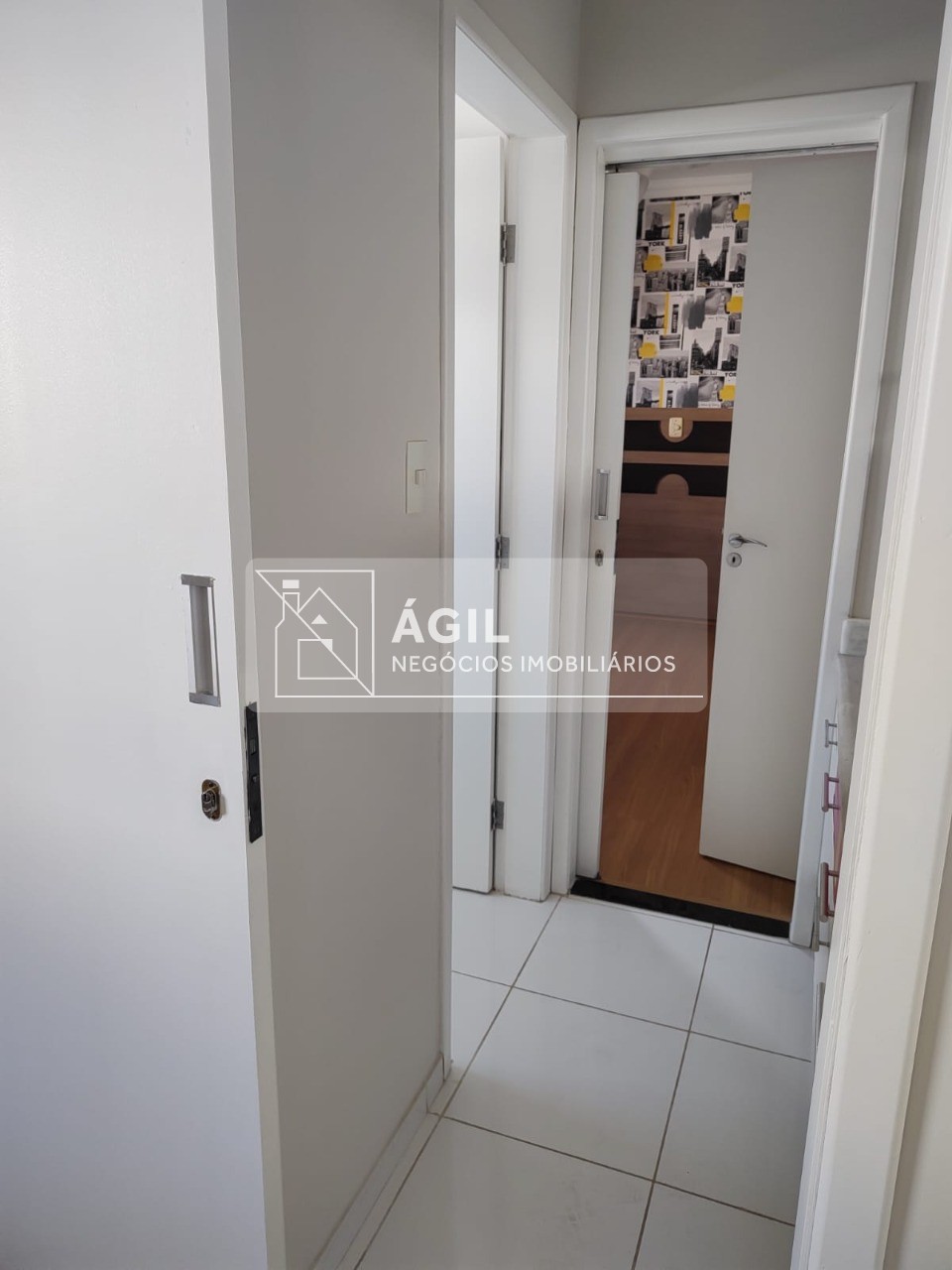 Aluga-se Casa em Condomínio - Villa Branca - Condomínio Quintas do Villa Branca - 4 Dormitórios